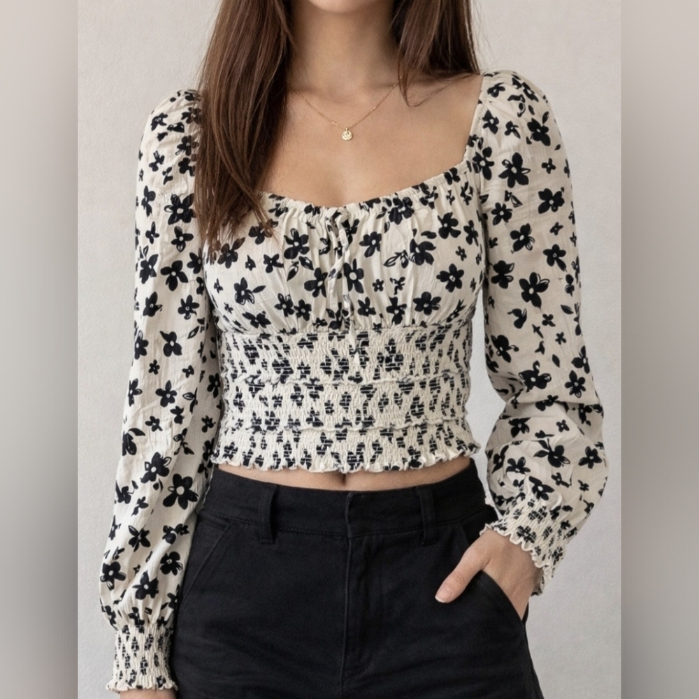 Kendall & Kylie Black and White Ditzy Print Floral Crop Top Womens Size Medium